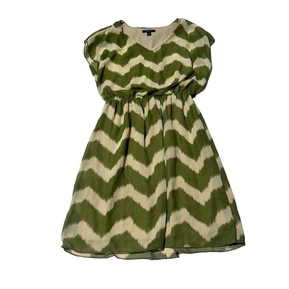 Espresso Chevron Print Chiffon Dress Women’s Medium Green Ivory V-Neck Midi